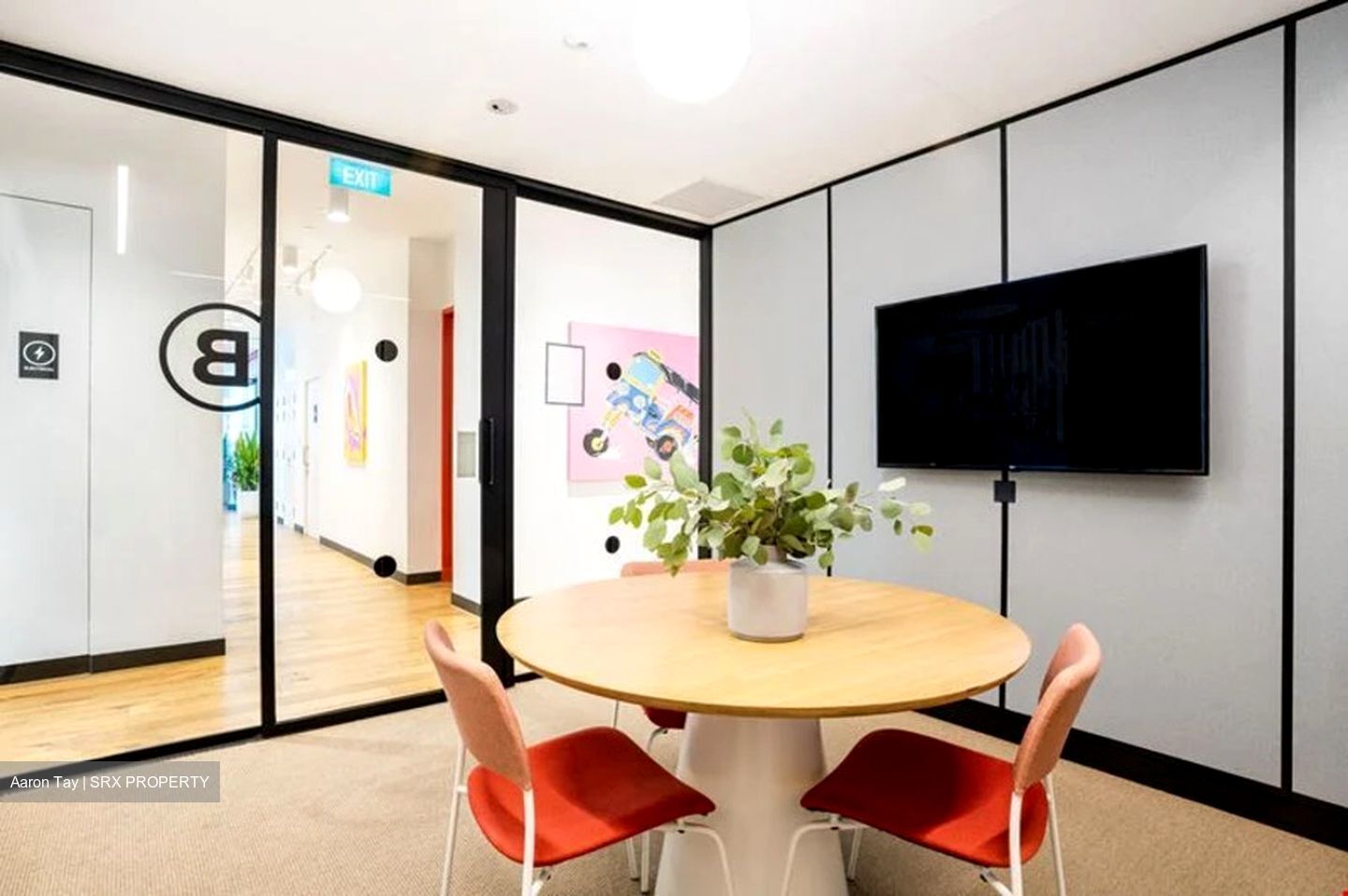 Arc 380 (D8), Office #569997501